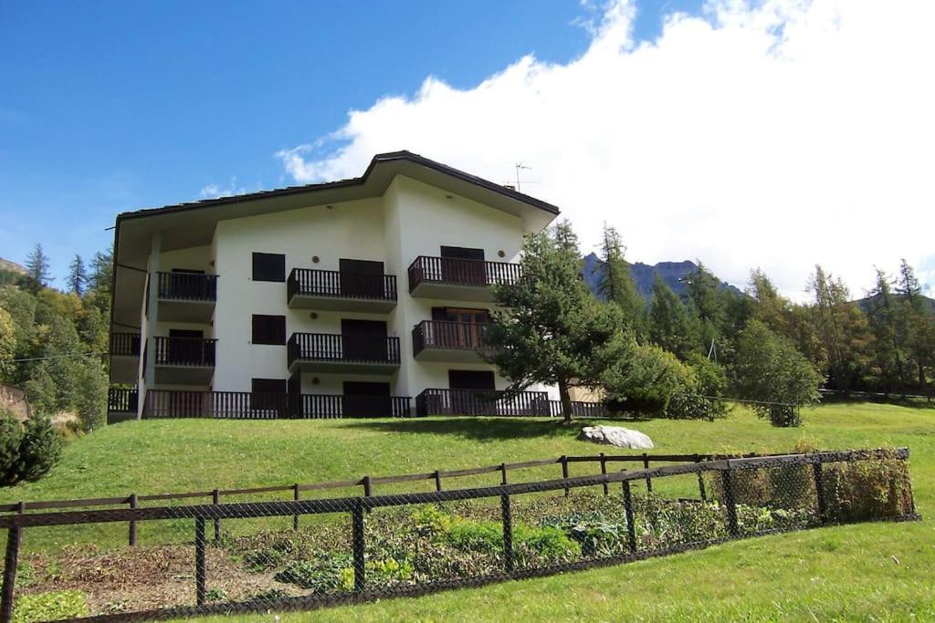 Valtournenche Appartamento Comodo Alle Piste Singlin Εξωτερικό φωτογραφία